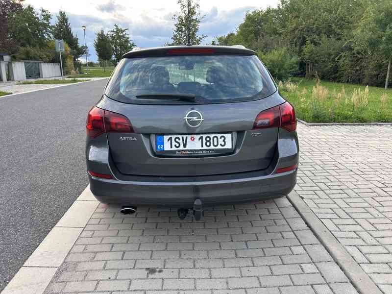 Opel Astra J 2.0 CDTI 118kW Sports Tourer, nafta. - foto 4