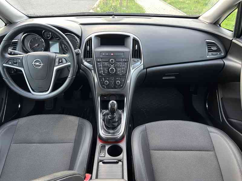 Opel Astra J 2.0 CDTI 118kW Sports Tourer, nafta. - foto 7