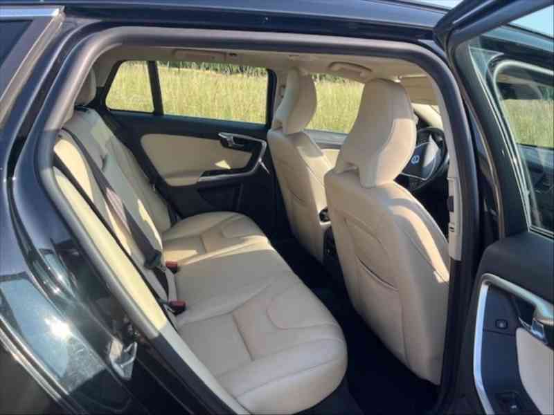 Volvo V60 2,4   D6 AWD 158 kW PLUG-IN HYBRID - foto 8