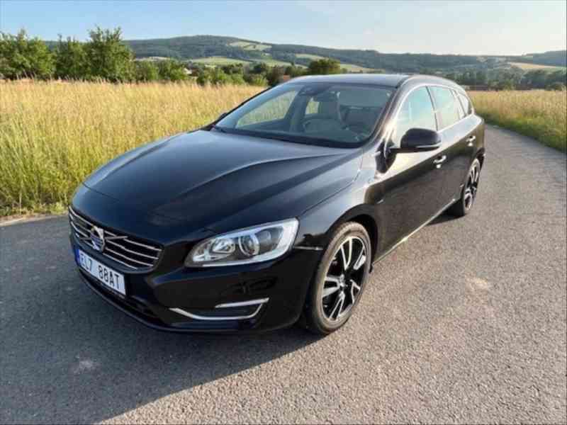 Volvo V60 2,4   D6 AWD 158 kW PLUG-IN HYBRID - foto 4