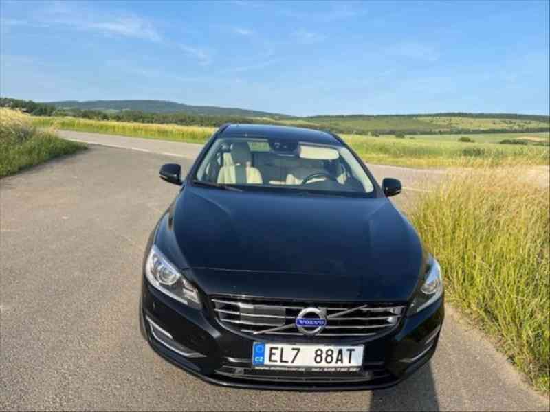 Volvo V60 2,4 D6 AWD 158 kW PLUG-IN HYBRID - foto 1