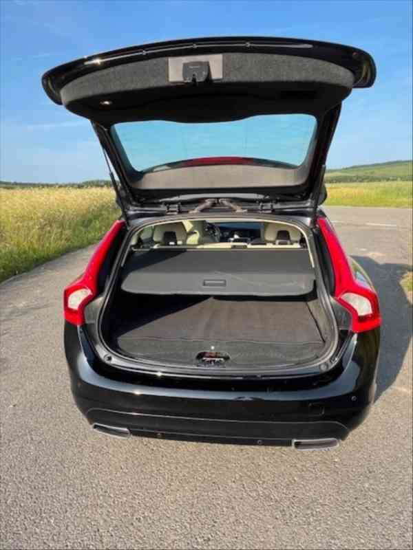 Volvo V60 2,4   D6 AWD 158 kW PLUG-IN HYBRID - foto 10