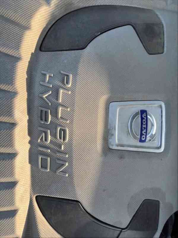 Volvo V60 2,4   D6 AWD 158 kW PLUG-IN HYBRID - foto 13