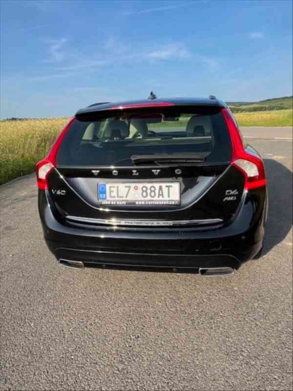 Volvo V60 2,4   D6 AWD 158 kW PLUG-IN HYBRID - foto 6