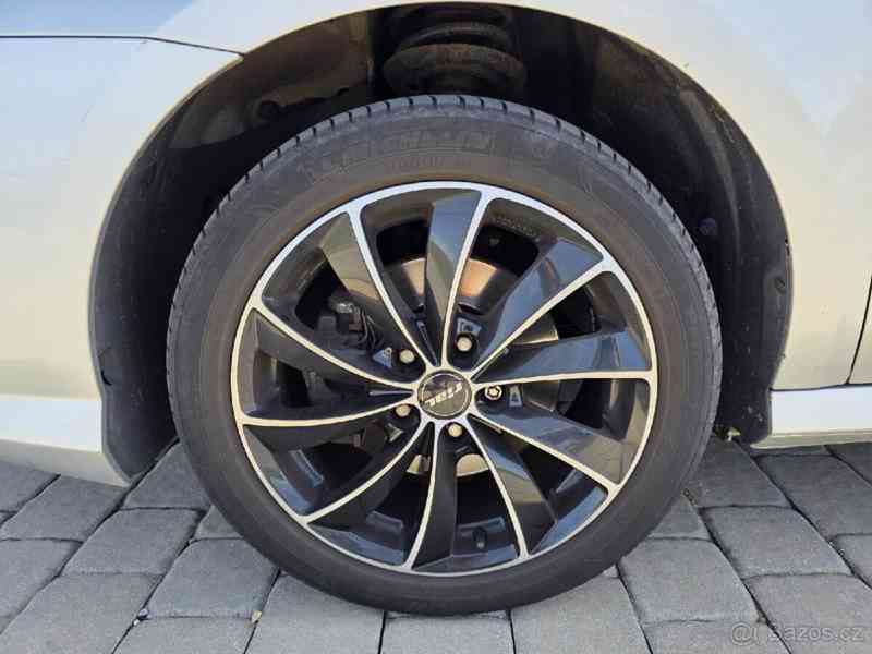 Renault Laguna 2,0   III. generace 2.0 dCi, r.v. 20 - foto 3