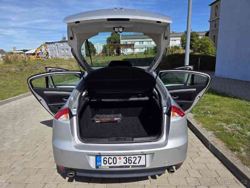 Renault Laguna 2,0   III. generace 2.0 dCi, r.v. 20 - foto 17