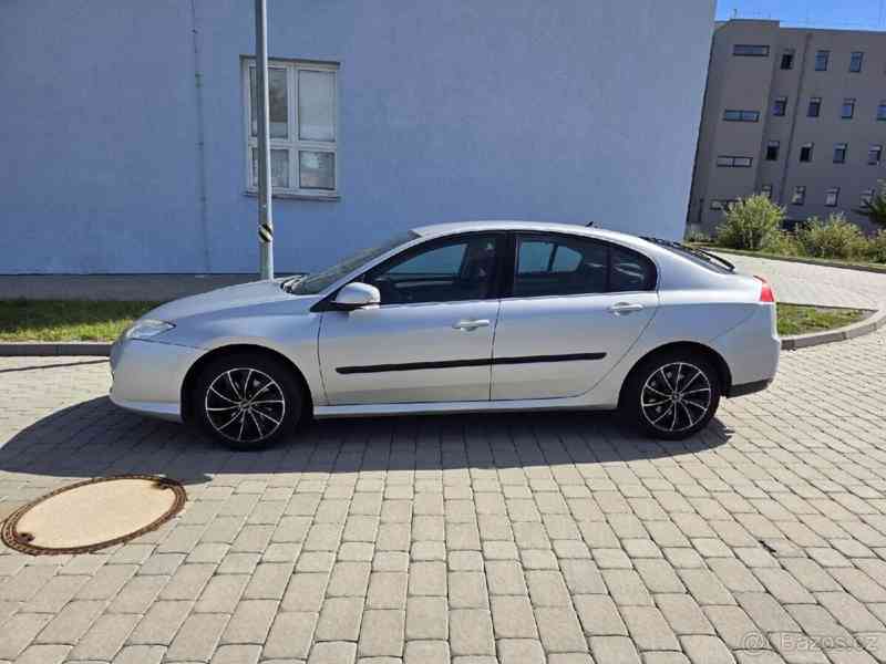 Renault Laguna 2,0   III. generace 2.0 dCi, r.v. 20 - foto 12