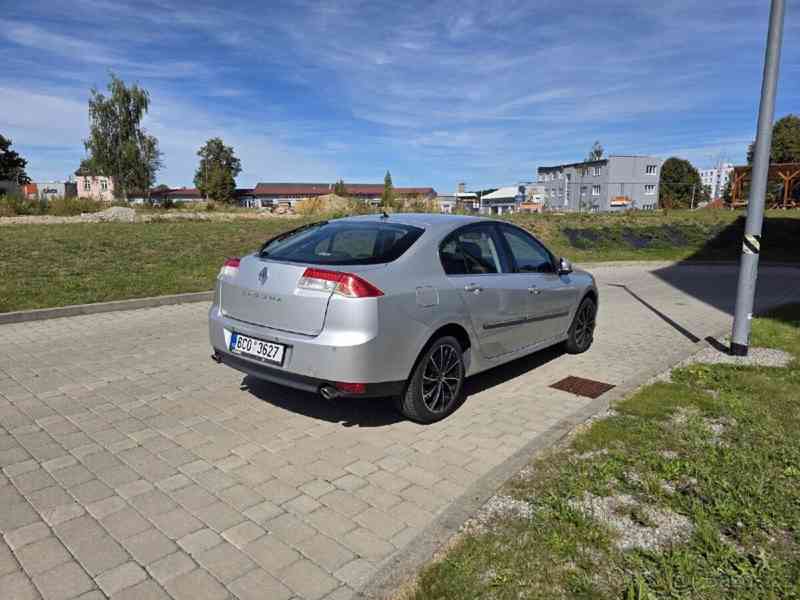 Renault Laguna 2,0   III. generace 2.0 dCi, r.v. 20 - foto 2