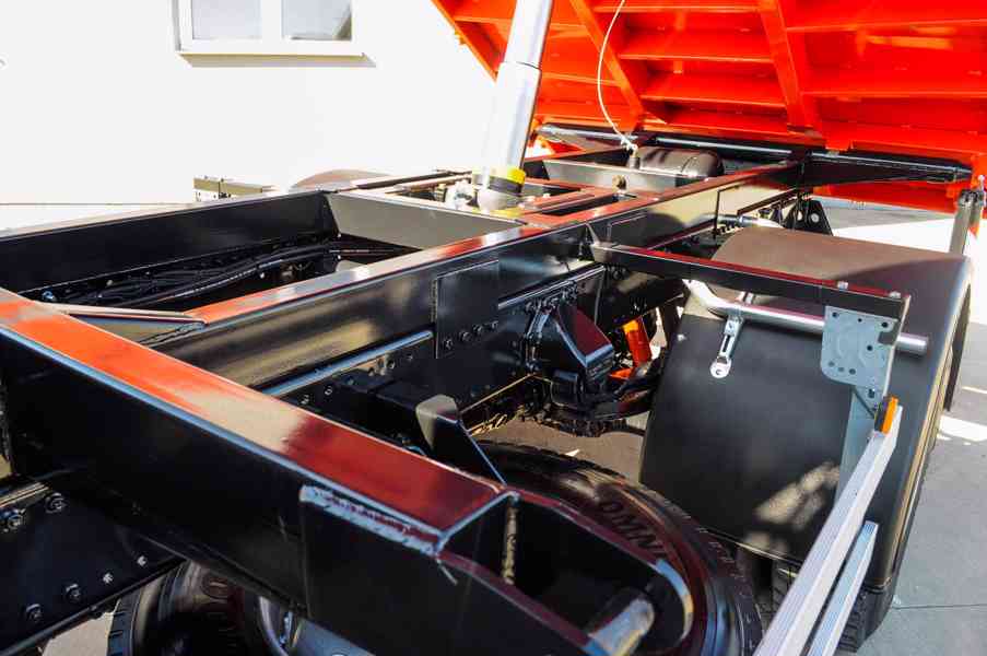 MAN TGM 18.240 4X4 TŘÍSTRANNÝ SKLÁPĚČ + HYDRAULICKÁ RUKA - foto 97