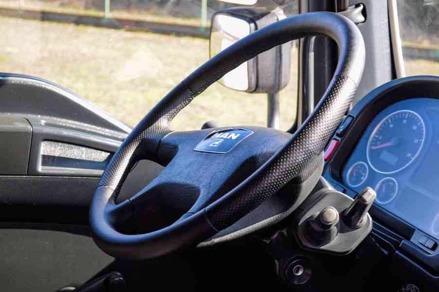 MAN TGM 18.240 4X4 TŘÍSTRANNÝ SKLÁPĚČ + HYDRAULICKÁ RUKA - foto 45