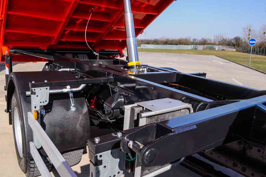 MAN TGM 18.240 4X4 TŘÍSTRANNÝ SKLÁPĚČ + HYDRAULICKÁ RUKA - foto 100