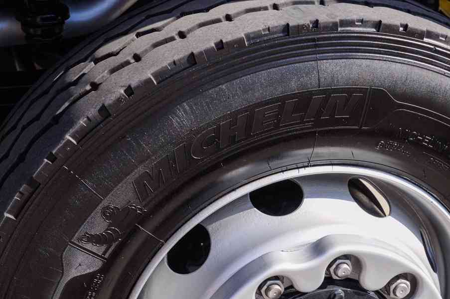 MAN TGM 18.240 4X4 TŘÍSTRANNÝ SKLÁPĚČ + HYDRAULICKÁ RUKA - foto 90