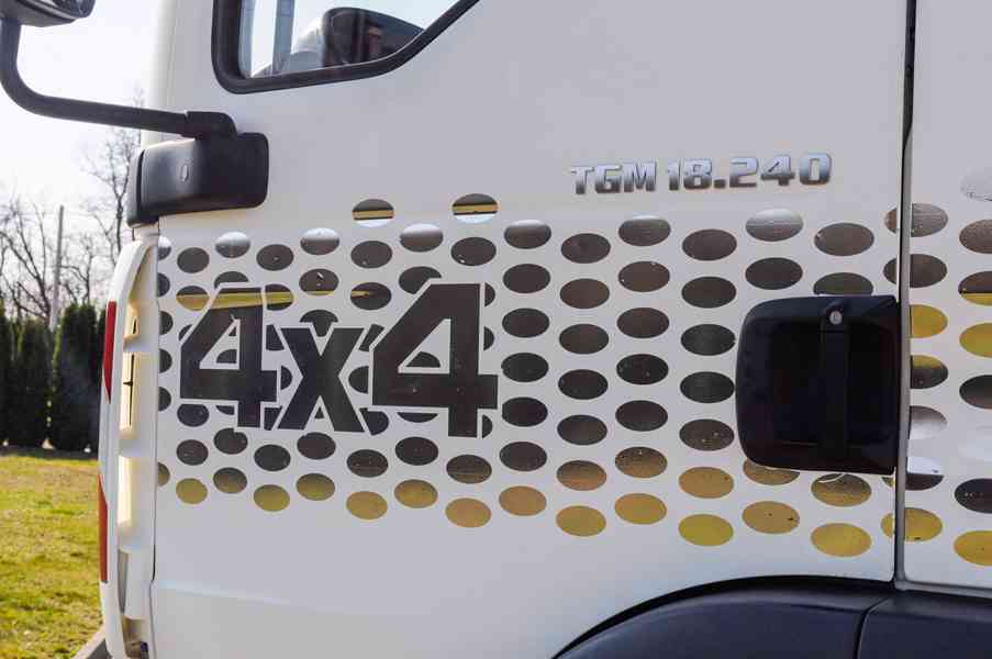 MAN TGM 18.240 4X4 TŘÍSTRANNÝ SKLÁPĚČ + HYDRAULICKÁ RUKA - foto 32