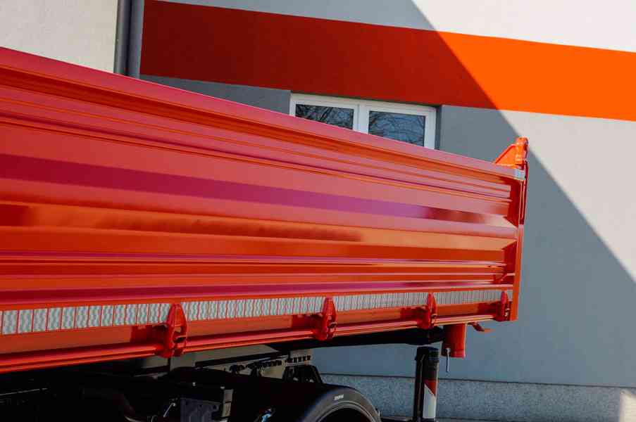 MAN TGM 18.240 4X4 TŘÍSTRANNÝ SKLÁPĚČ + HYDRAULICKÁ RUKA - foto 29