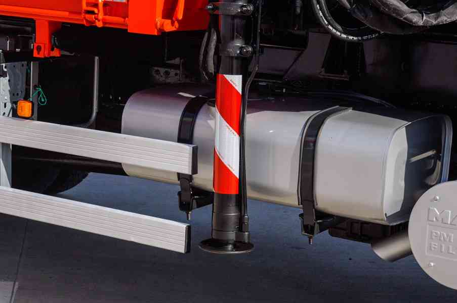 MAN TGM 18.240 4X4 TŘÍSTRANNÝ SKLÁPĚČ + HYDRAULICKÁ RUKA - foto 12