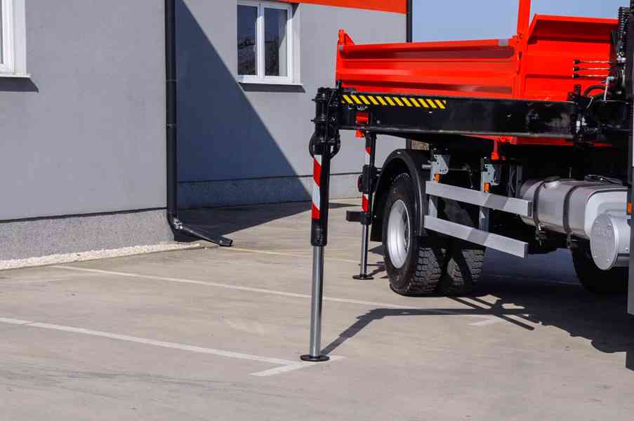 MAN TGM 18.240 4X4 TŘÍSTRANNÝ SKLÁPĚČ + HYDRAULICKÁ RUKA - foto 112