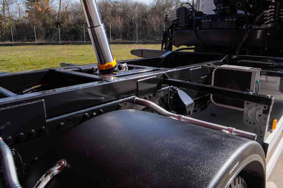 MAN TGM 18.240 4X4 TŘÍSTRANNÝ SKLÁPĚČ + HYDRAULICKÁ RUKA - foto 99