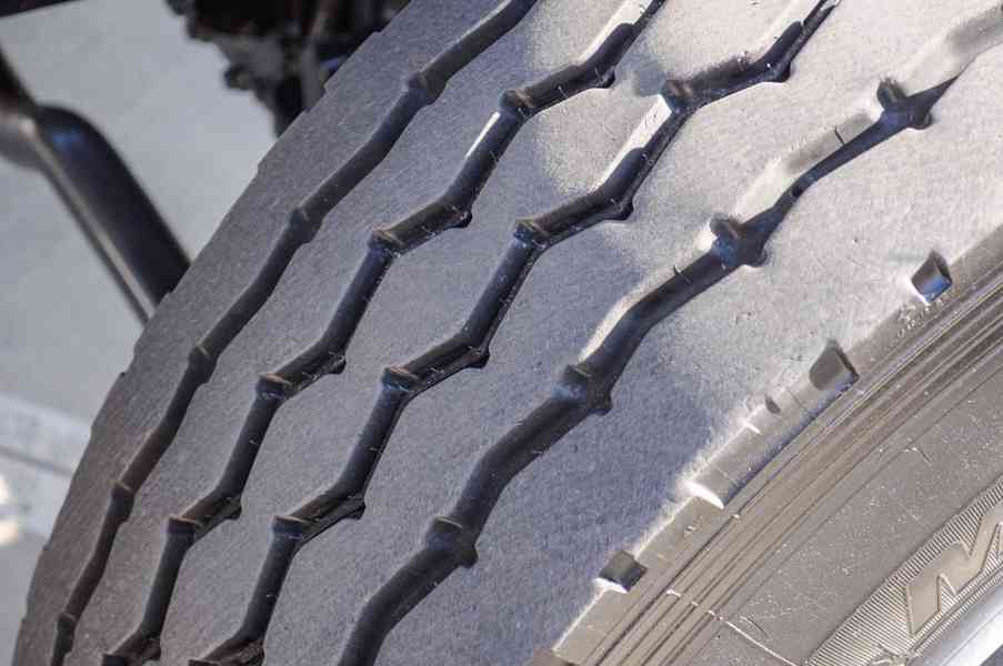 MAN TGM 18.240 4X4 TŘÍSTRANNÝ SKLÁPĚČ + HYDRAULICKÁ RUKA - foto 84