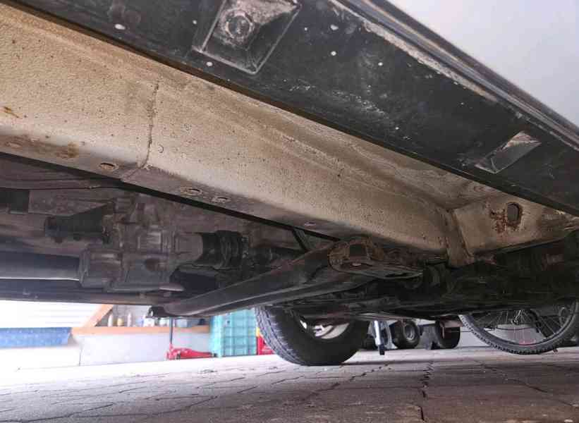 Suzuki Grand Vitara 1,6i 4x4 benzín 78kw - foto 9