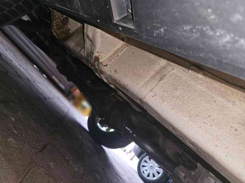 Suzuki Grand Vitara 1,6i 4x4 benzín 78kw - foto 8