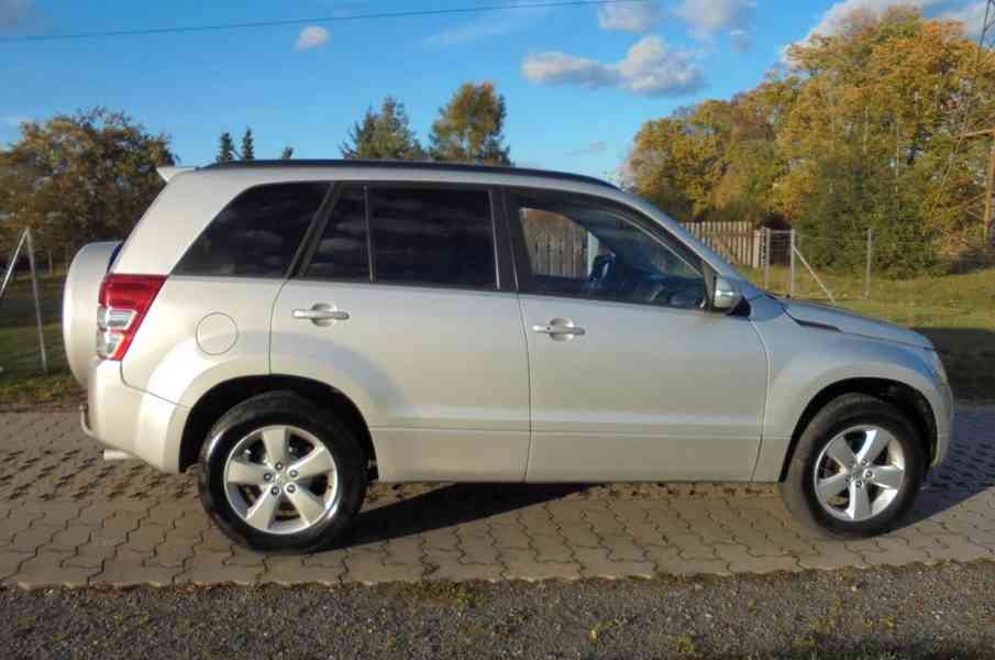 Suzuki Grand Vitara 2.4i Comfort 4x4 benzín 124kw - foto 4