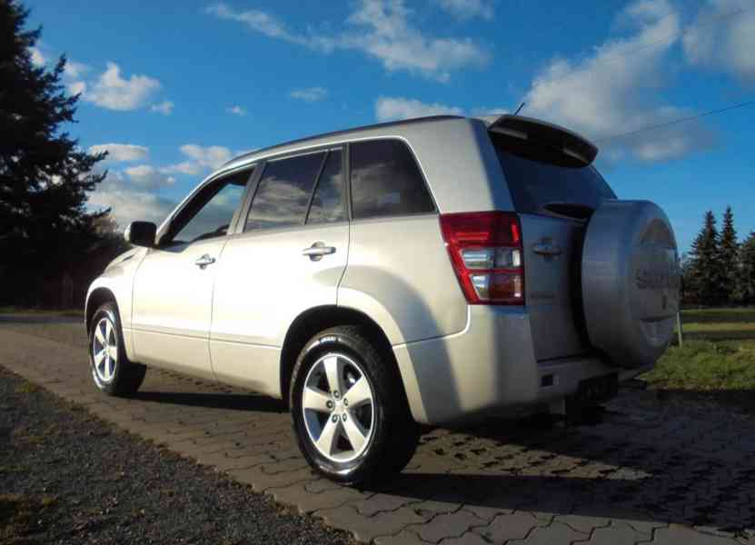 Suzuki Grand Vitara 2.4i Comfort 4x4 benzín 124kw - foto 5