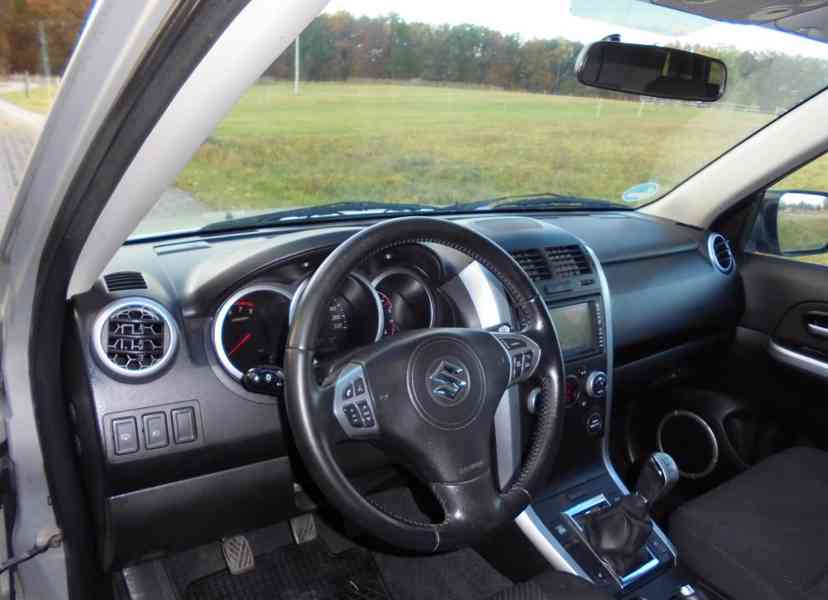 Suzuki Grand Vitara 2.4i Comfort 4x4 benzín 124kw - foto 11