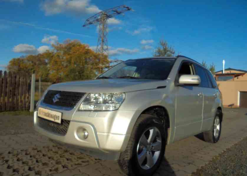 Suzuki Grand Vitara 2.4i Comfort 4x4 benzín 124kw - foto 24