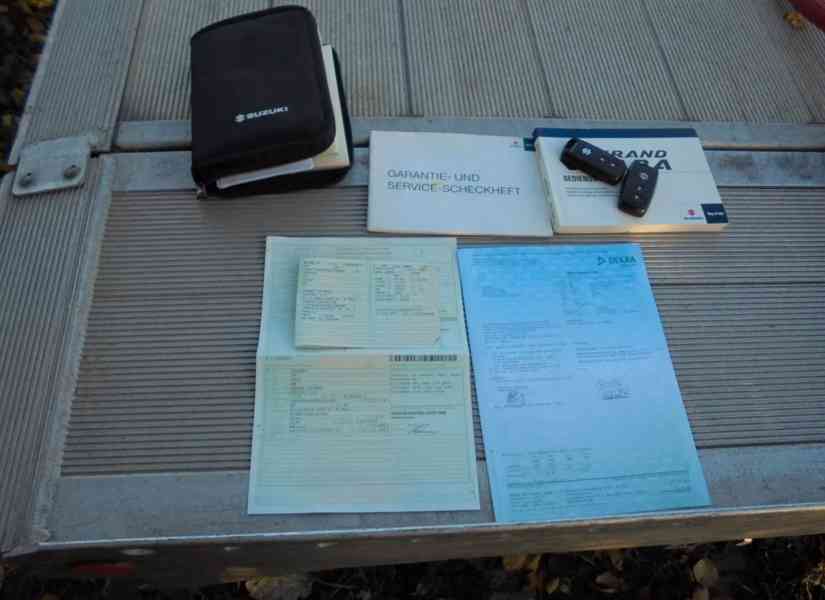 Suzuki Grand Vitara 2.4i Comfort 4x4 benzín 124kw - foto 25