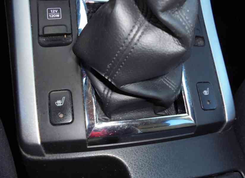 Suzuki Grand Vitara 2.4i Comfort 4x4 benzín 124kw - foto 14