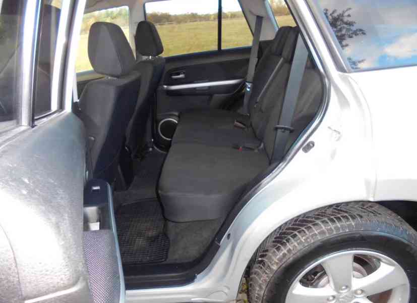 Suzuki Grand Vitara 2.4i Comfort 4x4 benzín 124kw - foto 18