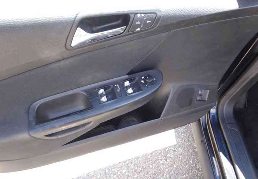 VW Passat 1.6i r.v.2005 stk:5/2028 - foto 6