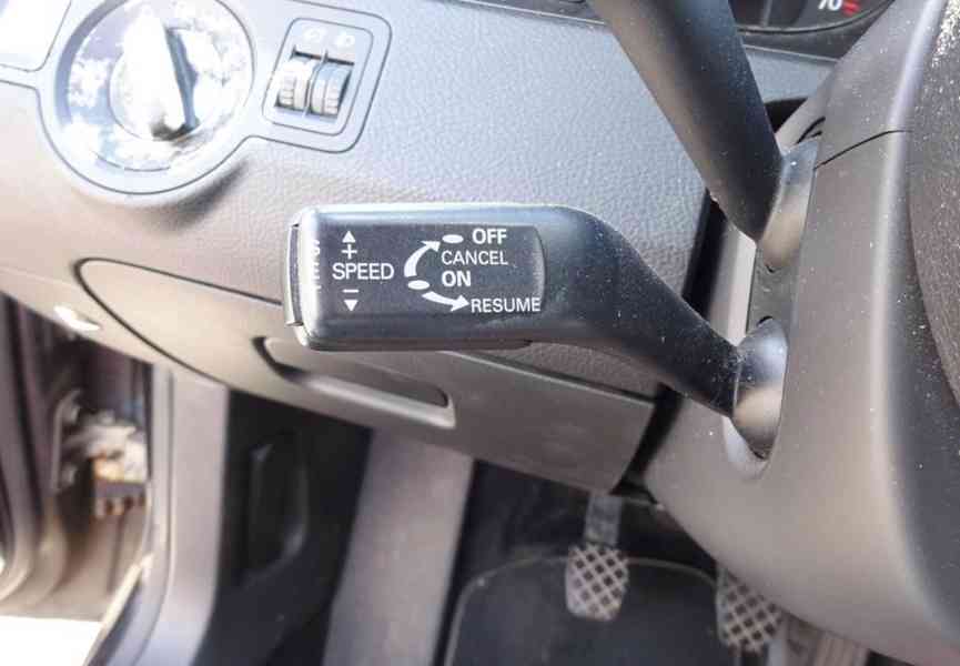 VW Passat 1.6i r.v.2005 stk:5/2028 - foto 8