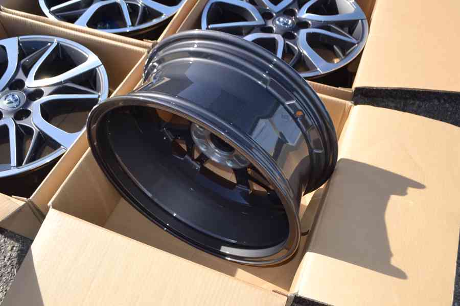 Nové ORIGINÁLNÍ alu disky Toyota 7x17 ET39 5x114,3 - foto 11