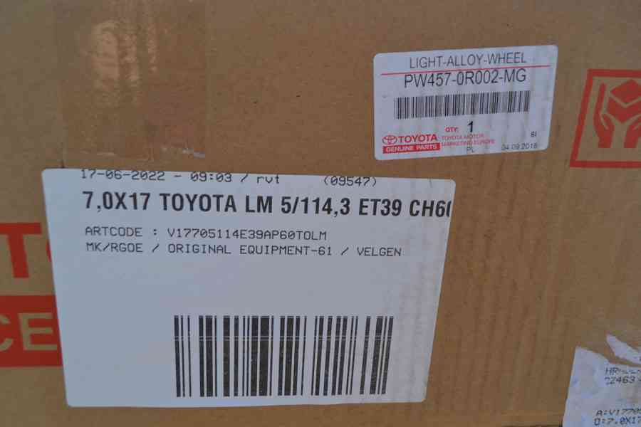 Nové ORIGINÁLNÍ alu disky Toyota 7x17 ET39 5x114,3 - foto 16