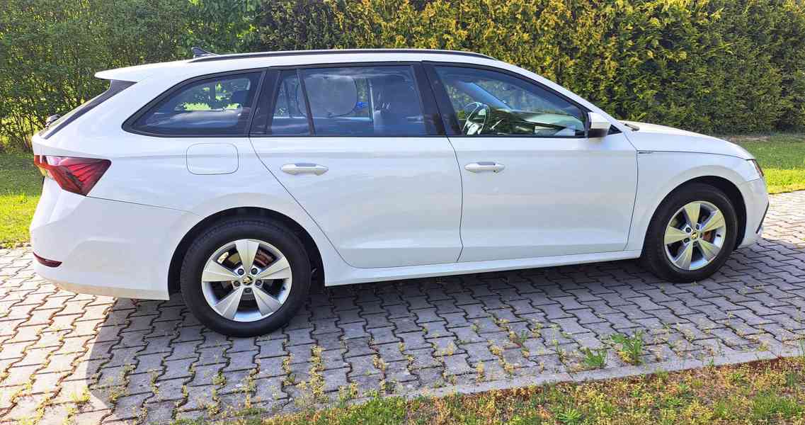 Škoda Octavia kombi 4, 10/2020, kamera, keyless, navigace,.. - foto 7
