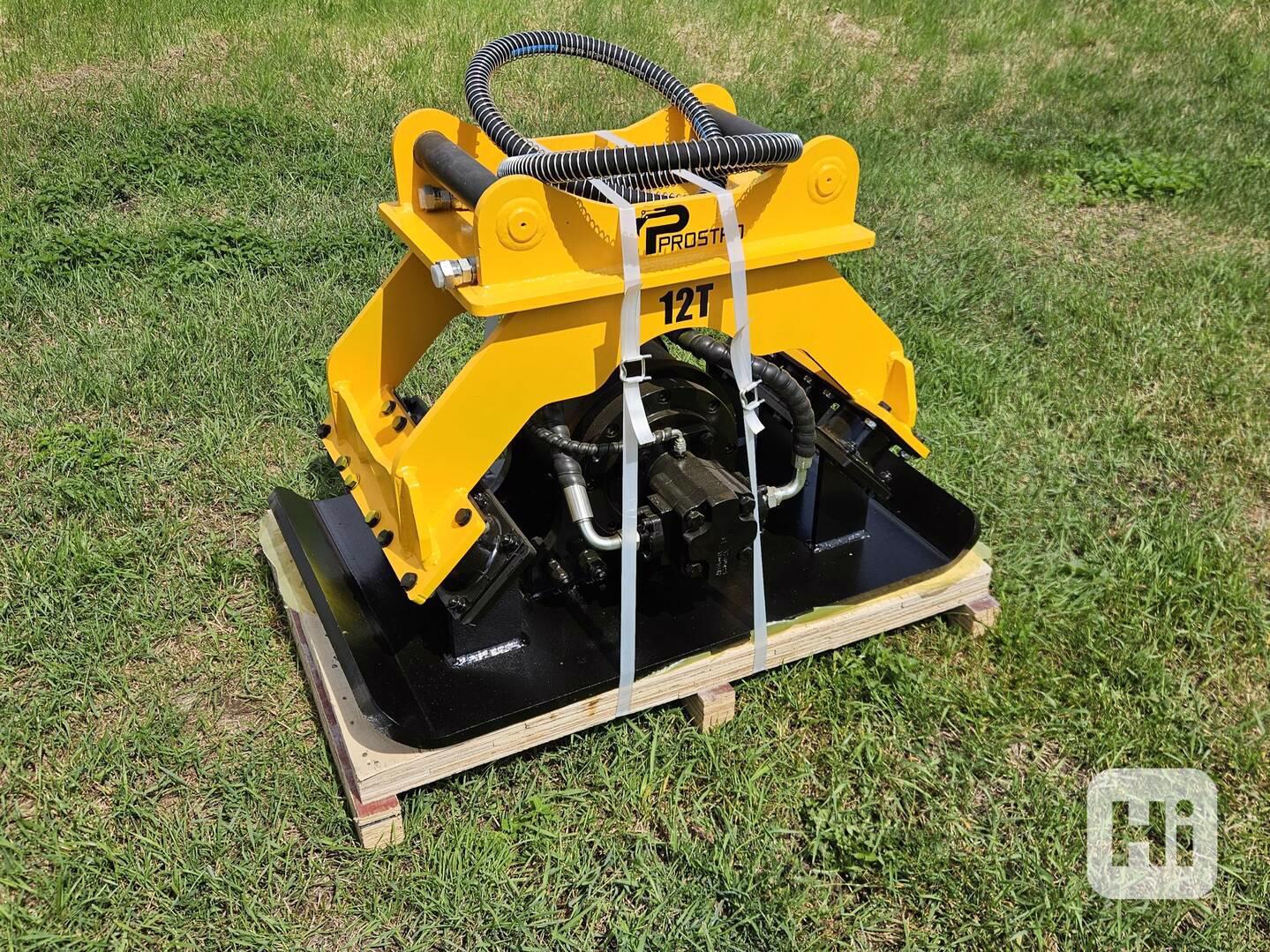 Vibrační deska s upínáním S60 - foto 1