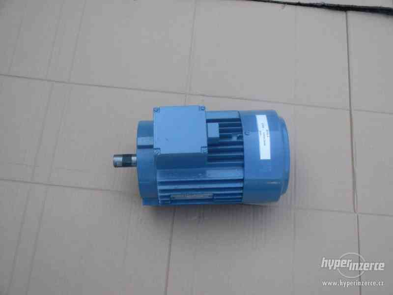 Elektromotor př. 4AP 90L-4 1,5KW 1410 ot./1min - foto 1