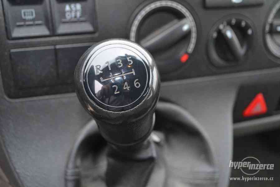 VW Transporter T5 LONG 2.5 TDi 96kw, 6 míst, 2007,2křídlé dv - foto 7