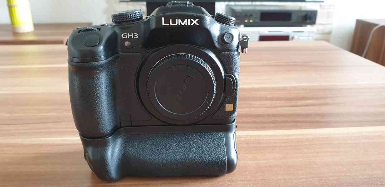 Panasonic Lumix GH3 (tělo + battery grip) - foto 4