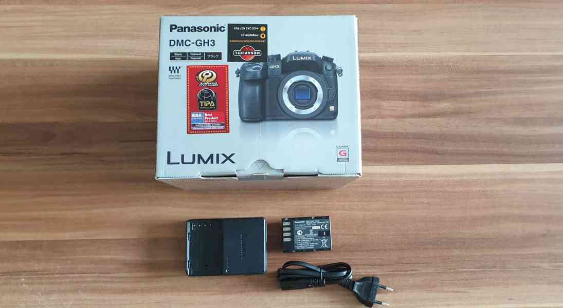 Panasonic Lumix GH3 (tělo + battery grip) - foto 2