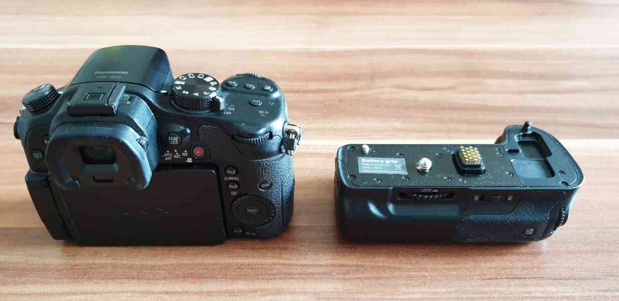 Panasonic Lumix GH3 (tělo + battery grip) - foto 9