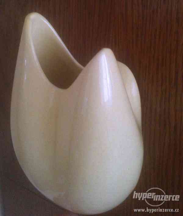 Starožitná keramická závěsná váza - foto 1