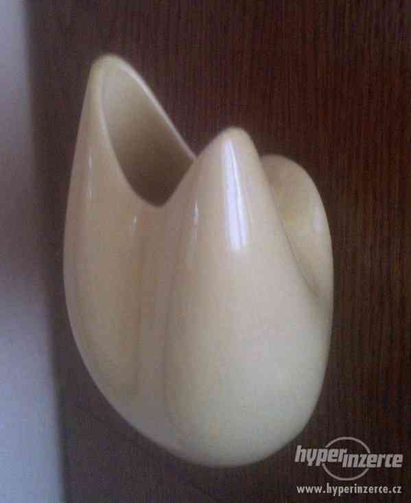Starožitná keramická závěsná váza - foto 2