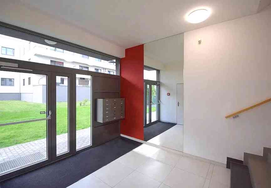 Pronajmu novostavbu 2+kk Slavkov u Brna. 58 m2 - foto 14
