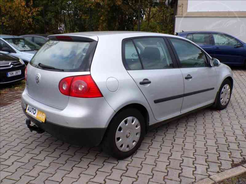 Volkswagen Golf 1,6 FSI TAŽ.ZAŘ.,TREND - foto 3