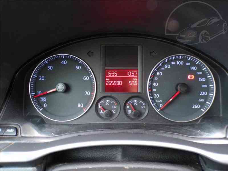 Volkswagen Golf 1,6 FSI TAŽ.ZAŘ.,TREND - foto 6