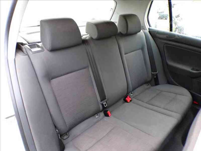 Volkswagen Golf 1,6 FSI TAŽ.ZAŘ.,TREND - foto 11