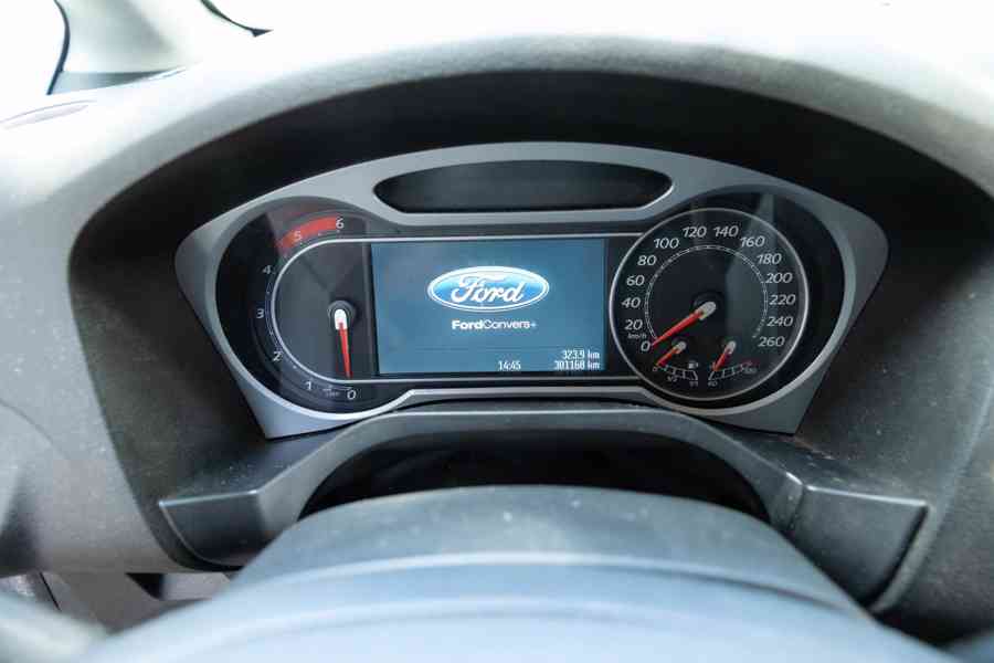 Ford Galaxy 2.0 TDI 103kW 2010 - foto 2