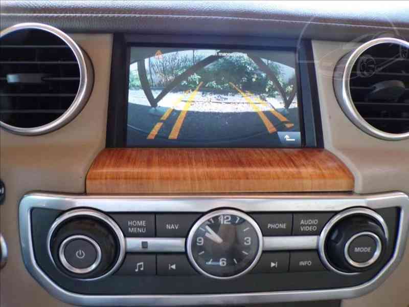 Land Rover Discovery 3,0 TDV6 HSE TAŽNÉ ZAŘÍZENÍ - foto 6